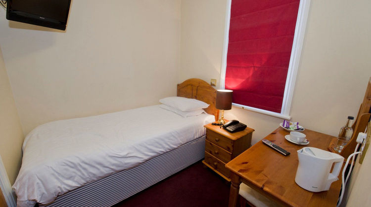 St Andrews Town Hotel Room