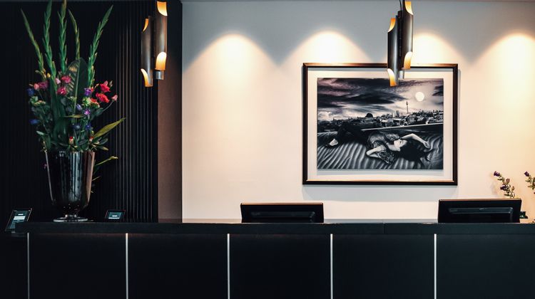 Holiday Inn Berlin City Center East Lobby