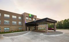 Holiday Inn Express & Suites Portage