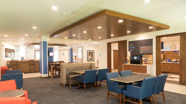 Holiday Inn Express & Suites Portage Restaurant