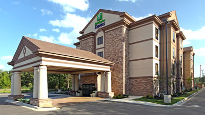 Holiday Inn Express Hotel & Sts Maumelle