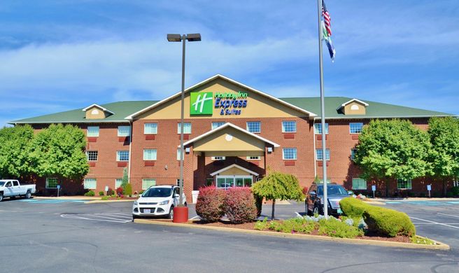 Holiday Inn Express Exterior