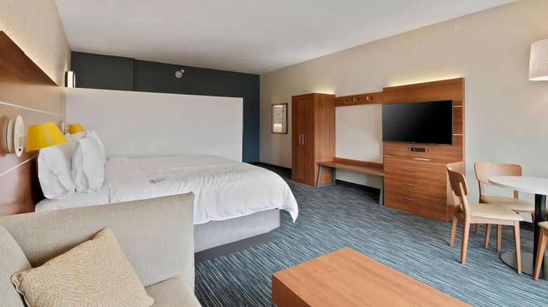 <b>Holiday Inn Express & Suites LBV Area Suite</b>. Images powered by <a href="https://www.leonardoworldwide.com/" title="Leonardo Worldwide" target="_blank">Leonardo</a>.
