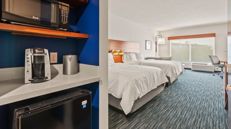 Holiday Inn Express & Suites LBV Area Suite