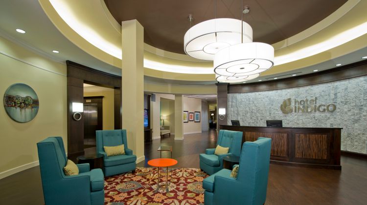 Hotel Indigo College Park Lobby