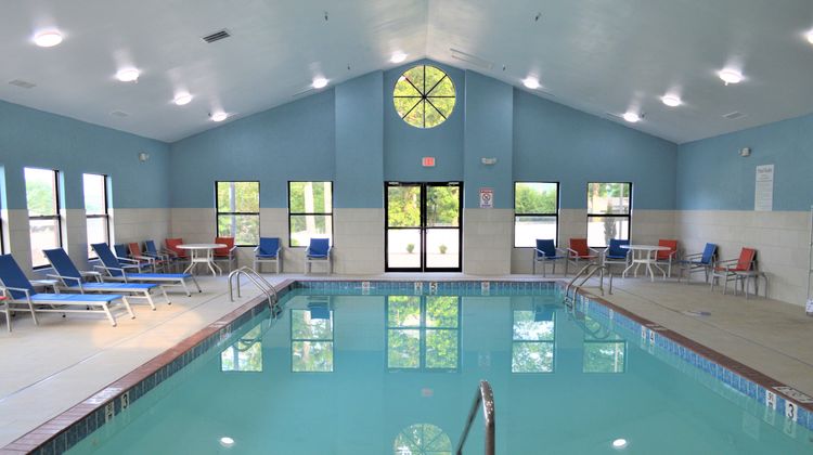 Holiday Inn Express & Suites Batesville Pool