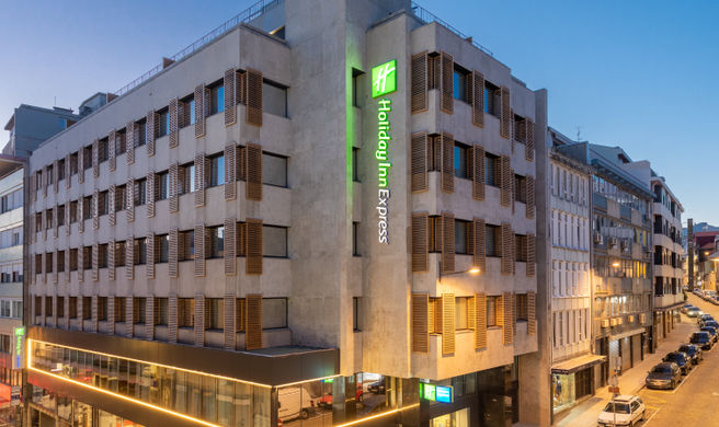 Holiday Inn Express Porto City Centre Exterior