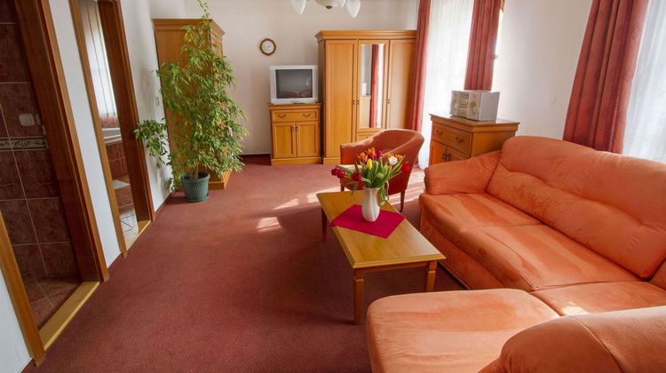 Hotel Grand Room