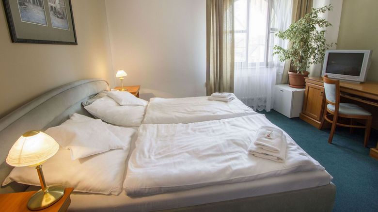 <b>Hotel Grand Room</b>. Images powered by <a href="https://www.leonardoworldwide.com/" title="Leonardo Worldwide" target="_blank">Leonardo</a>.