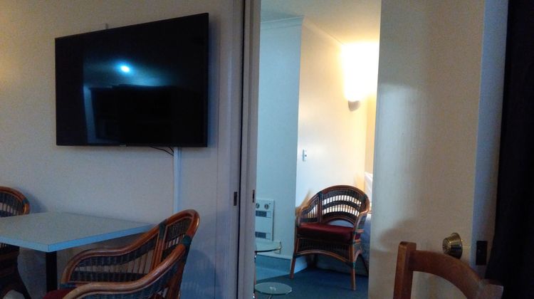 Colonial Lodge Motel Room