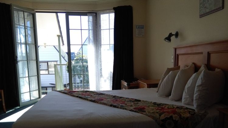 Colonial Lodge Motel Room