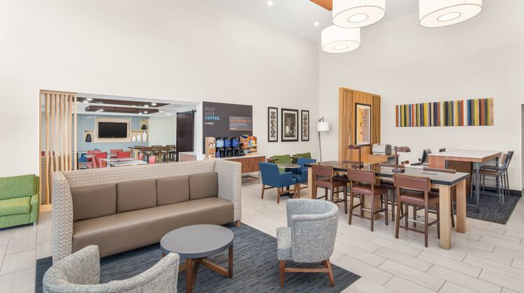 Holiday Inn Express & Suites Greenville Lobby