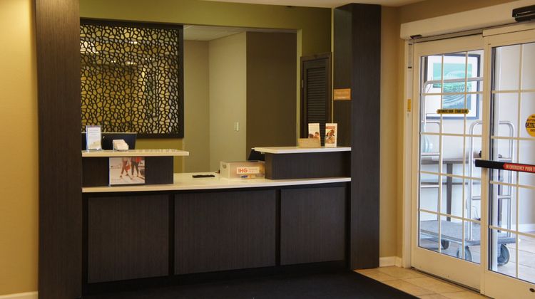 Candlewood Suites Clarksville Lobby