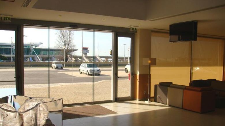 <b>Park Hotel Porto Aeroporto Lobby</b>. Images powered by <a href="https://www.leonardoworldwide.com/" title="Leonardo Worldwide" target="_blank">Leonardo</a>.