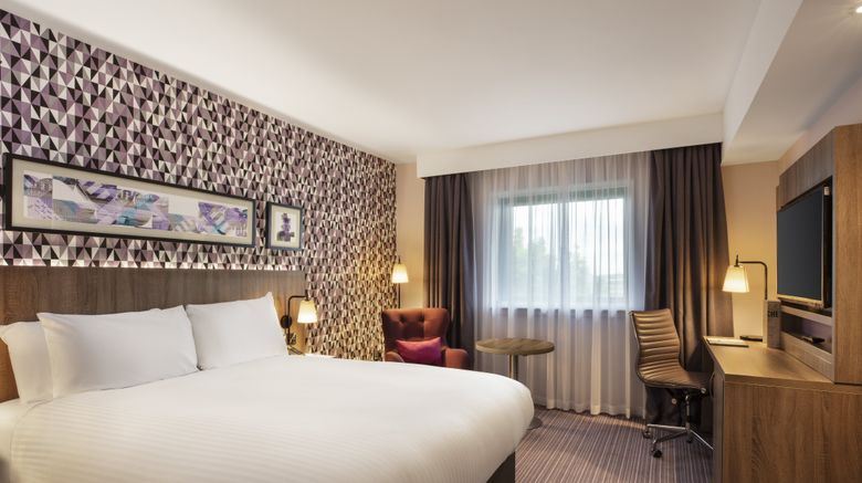 <b>Leonardo London Heathrow Airport Room</b>. Images powered by <a href="https://leonardo.com/" title="Leonardo Worldwide" target="_blank">Leonardo</a>.