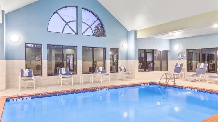 Holiday Inn Express & Suites Greenville Pool