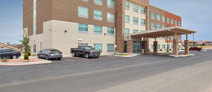 Holiday Inn Express & Suites Loop 375 Exterior