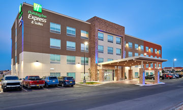 Holiday Inn Express & Suites Loop 375