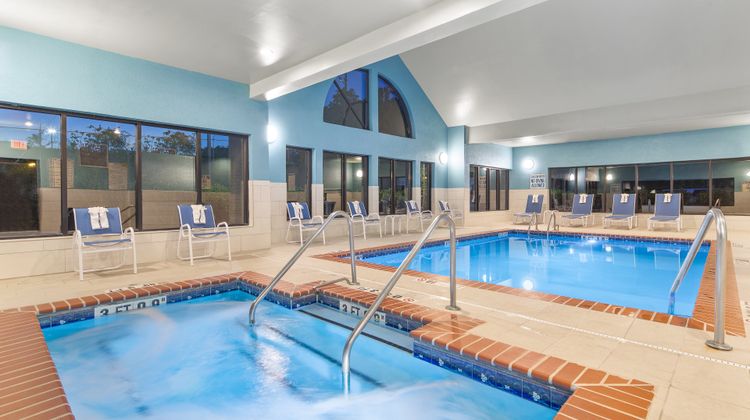 Holiday Inn Express & Suites Greenville Pool
