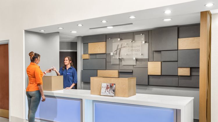Holiday Inn Express & Suites Greenville Lobby