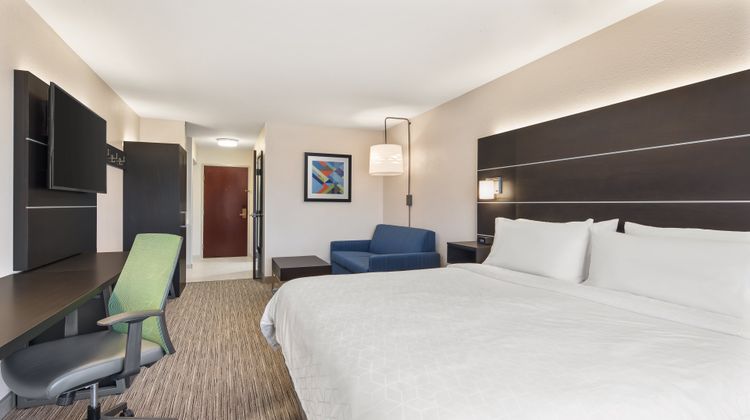 Holiday Inn Express & Suites Greenville Suite