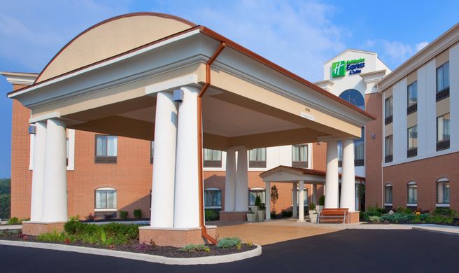 Holiday Inn Express/Stes Akron Reg Arpt Exterior