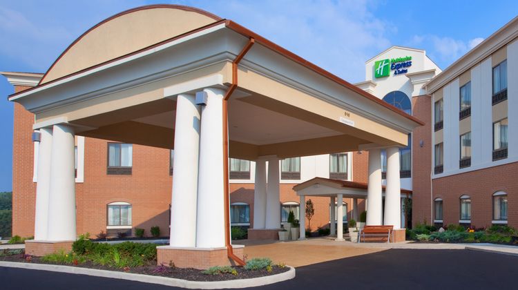 Holiday Inn Express/Stes Akron Reg Arpt Exterior