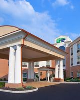 Holiday Inn Express/Stes Akron Reg Arpt