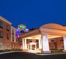 Holiday Inn Express/Stes Akron Reg Arpt Exterior