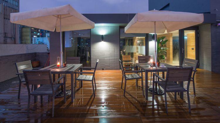 Simple Plus Hotel Exterior