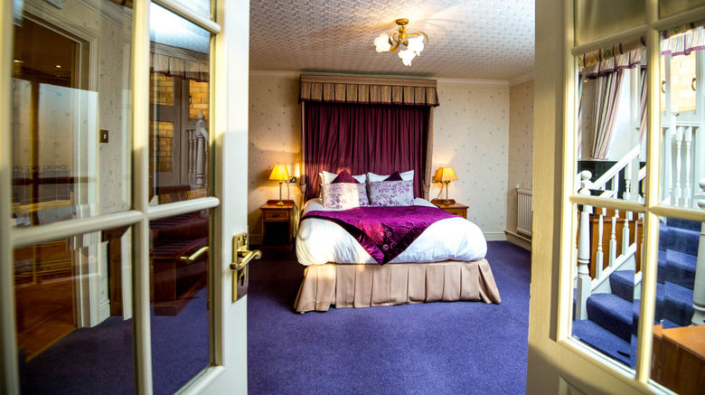 <b>Ivy Bush Royal Hotel Suite</b>. Images powered by <a href="https://www.leonardoworldwide.com/" title="Leonardo Worldwide" target="_blank">Leonardo</a>.
