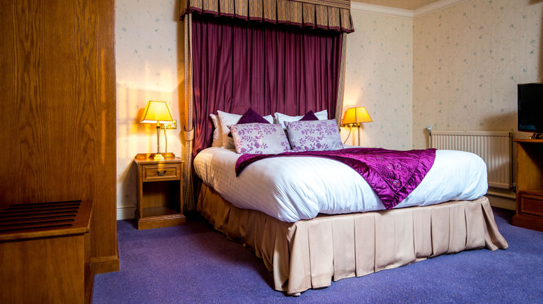 <b>Ivy Bush Royal Hotel Suite</b>. Images powered by <a href="https://www.leonardoworldwide.com/" title="Leonardo Worldwide" target="_blank">Leonardo</a>.