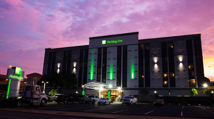 Holiday Inn Alexandria Downtown Exterior