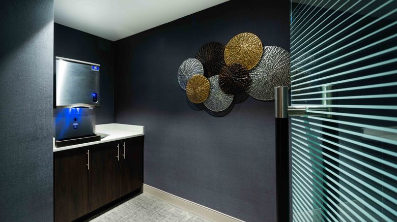 <b>Staybridge Suites Boston South-Quincy Lobby</b>. Images powered by <a href="https://www.leonardoworldwide.com/" title="Leonardo Worldwide" target="_blank">Leonardo</a>.
