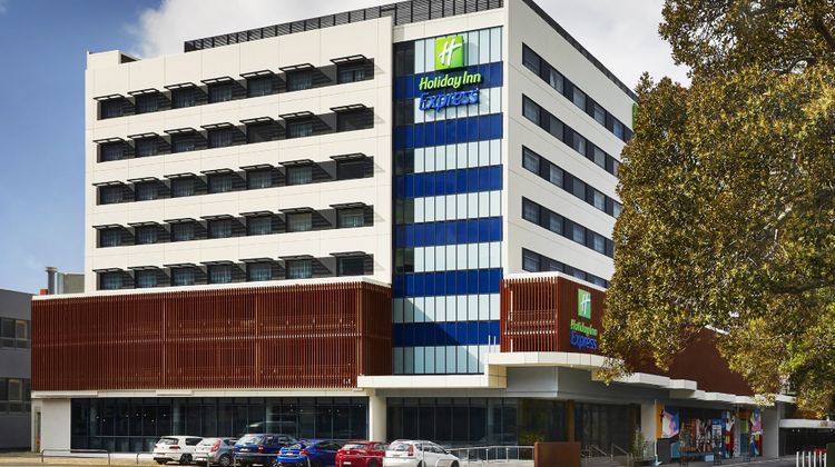 Holiday Inn Express Newcastle Exterior