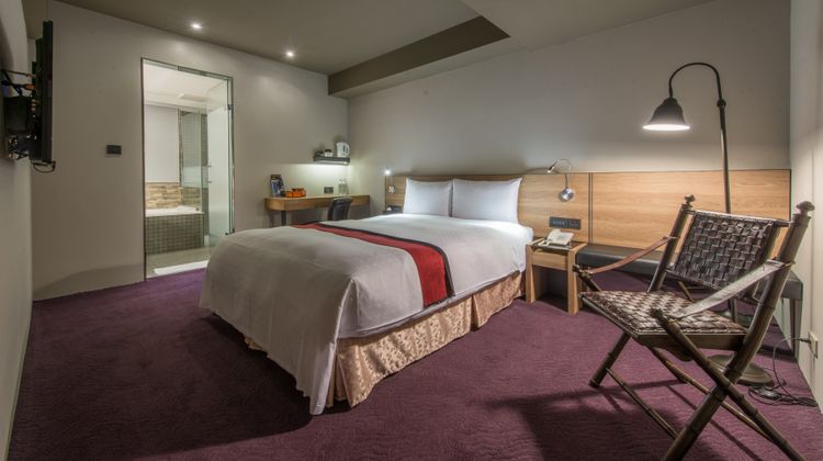 Simple Plus Hotel Room