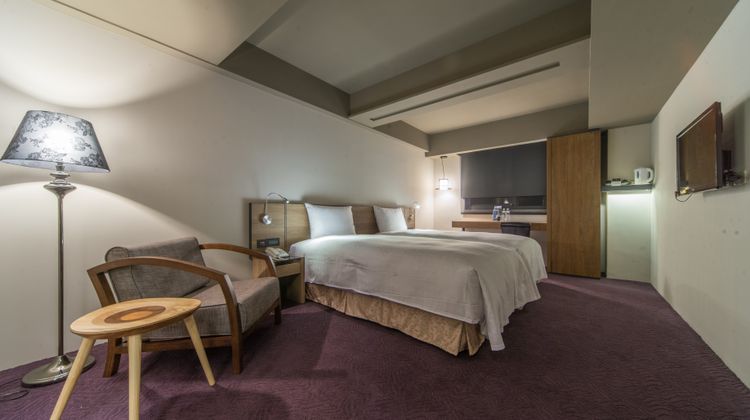 Simple Plus Hotel Room