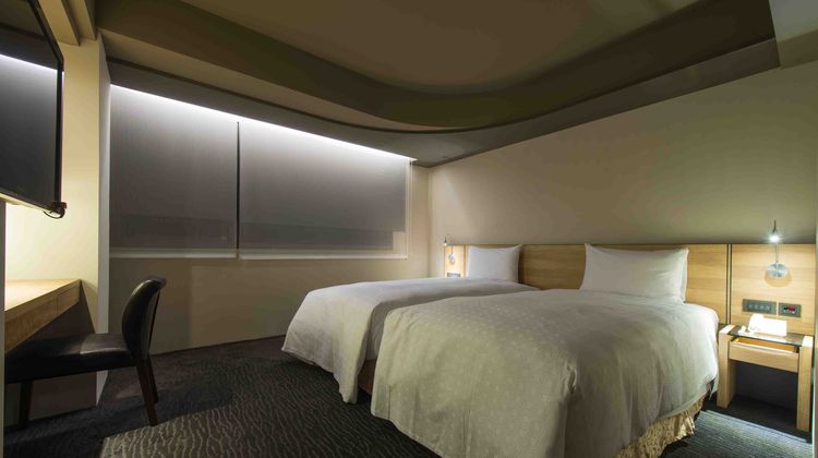 Simple Plus Hotel Room