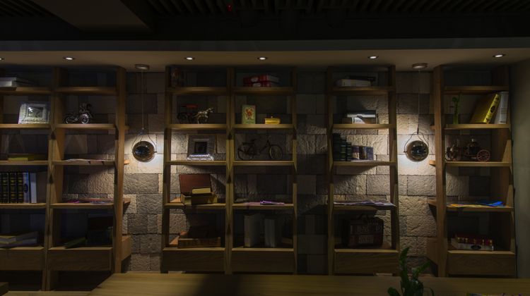 Simple Plus Hotel Lobby
