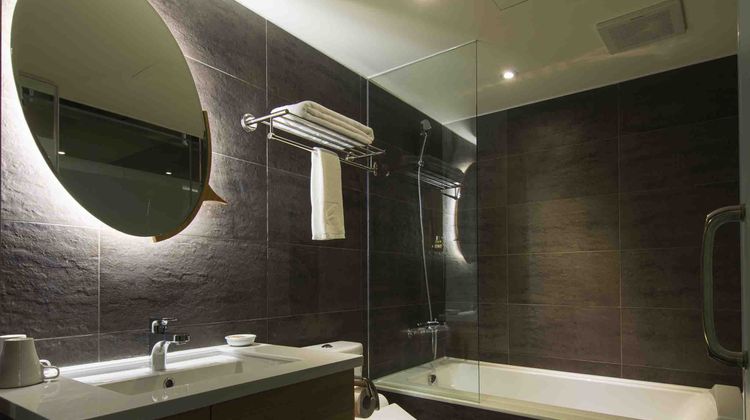 Simple Plus Hotel Room