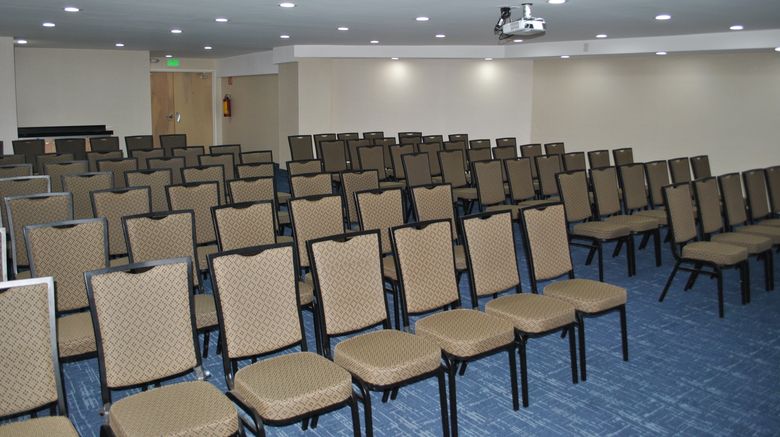 <b>Holiday Inn Express Meeting</b>. Images powered by <a href="https://www.leonardoworldwide.com/" title="Leonardo Worldwide" target="_blank">Leonardo</a>.