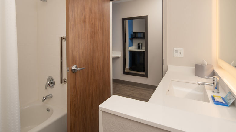 <b>Holiday Inn Express & Suites Camas Room</b>. Images powered by <a href="https://www.leonardoworldwide.com/" title="Leonardo Worldwide" target="_blank">Leonardo</a>.