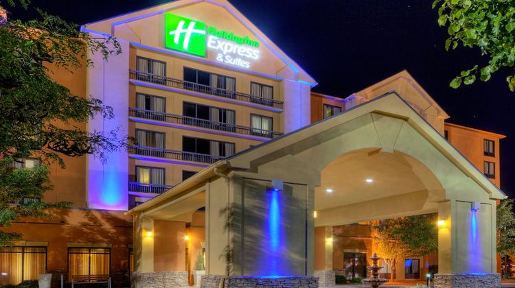 Holiday Inn Express Albuquerque Midtown Exterior