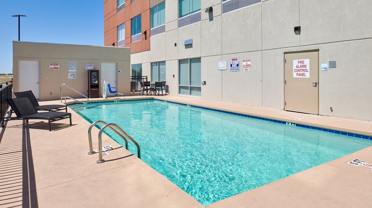 Holiday Inn Express & Suites Loop 375 Pool