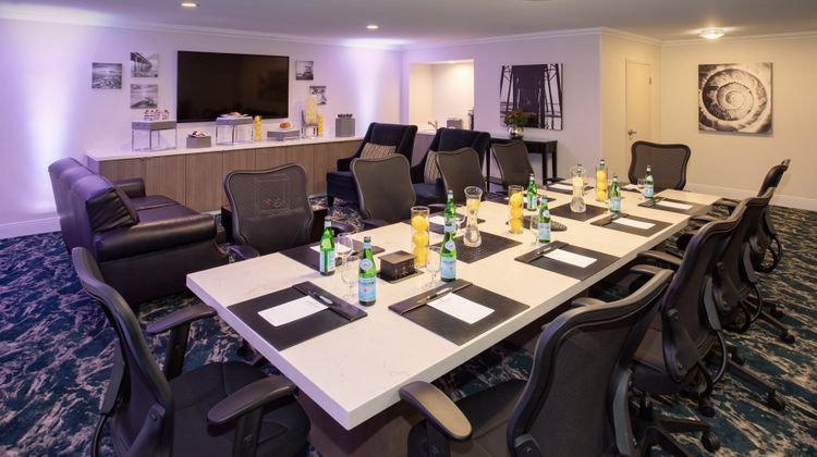 Crowne Plaza Costa Mesa Meeting