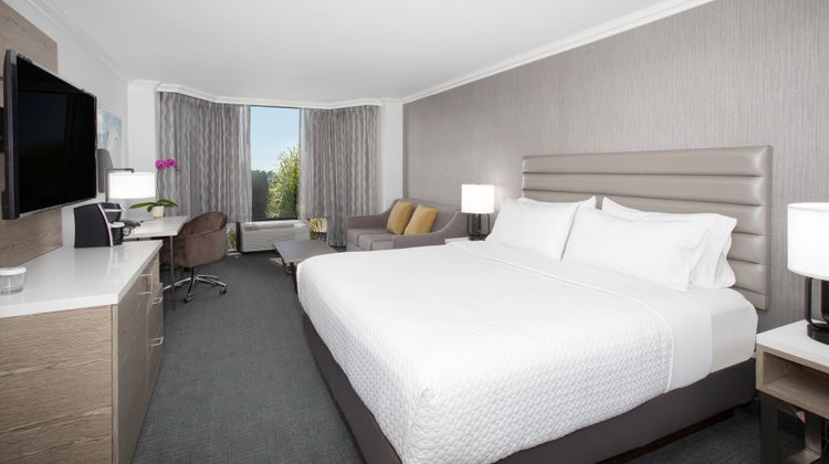 Crowne Plaza Costa Mesa Room