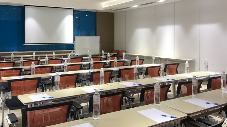 Holiday Inn Express Lhasa Potala Palace Meeting