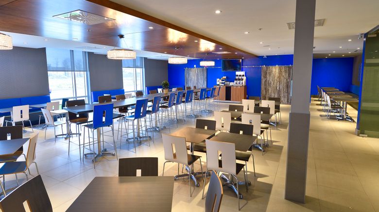 <b>Holiday Inn Express & Suites Vaudreuil Restaurant</b>. Images powered by <a href="https://www.leonardoworldwide.com/" title="Leonardo Worldwide" target="_blank">Leonardo</a>.