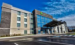 Holiday Inn Express & Suites Vaudreuil