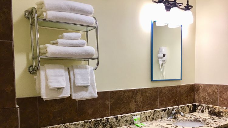 Scottish Inn Sturbridge Room
